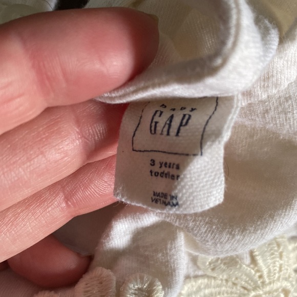 Cream peasant blouse! HTF Gap 3T - Picture 2 of 3